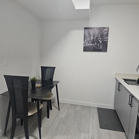 New Built House, Stay In Style Guest Suite, 2Bedroom, 2Bed, 2Bath Едмонтон Екстер'єр фото