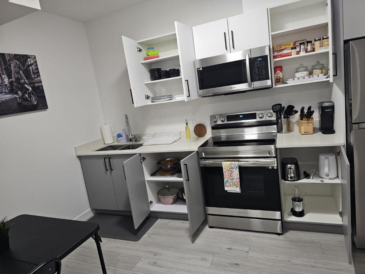 New Built House, Stay In Style Guest Suite, 2Bedroom, 2Bed, 2Bath Едмонтон Екстер'єр фото