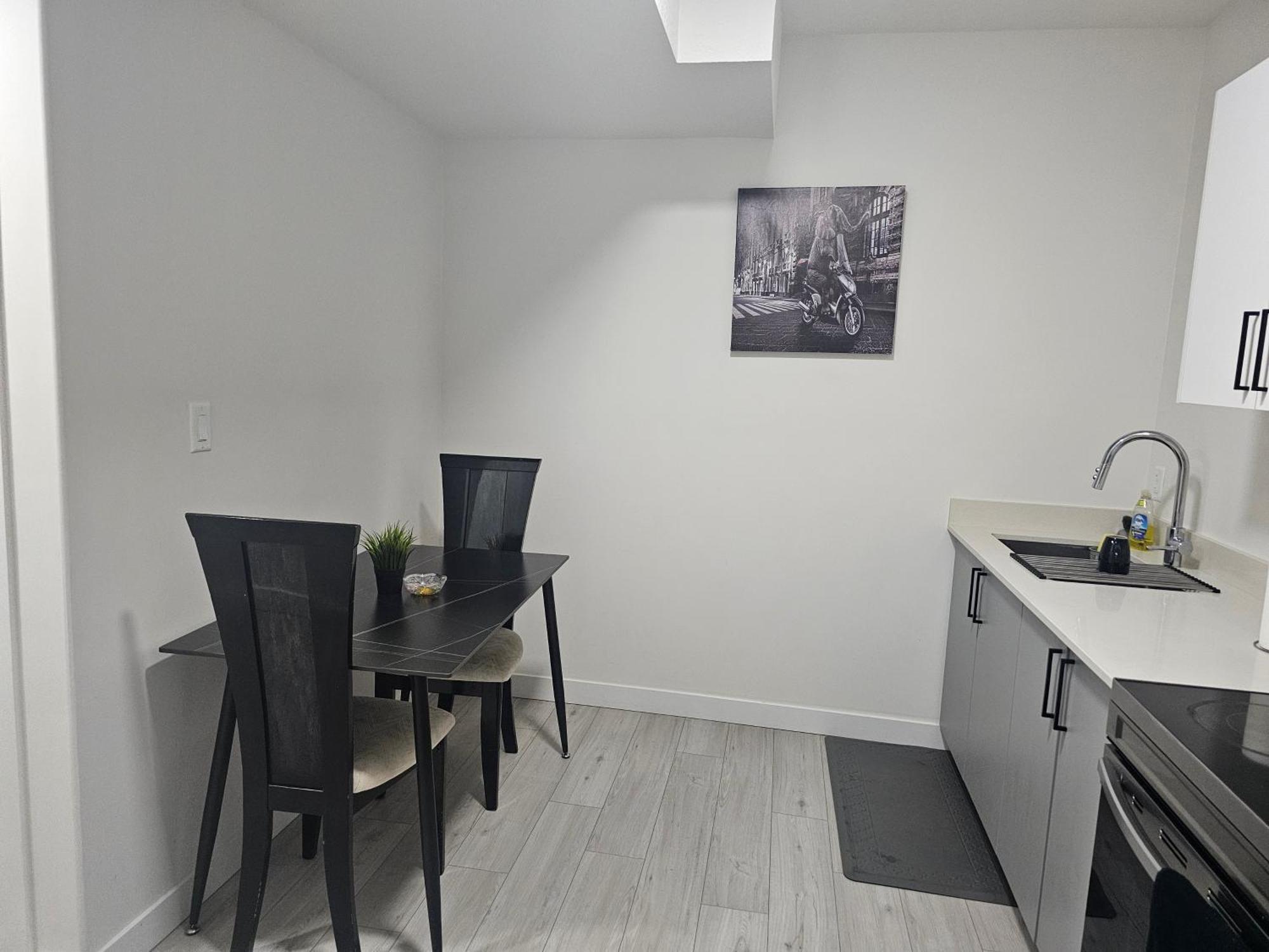New Built House, Stay In Style Guest Suite, 2Bedroom, 2Bed, 2Bath Едмонтон Екстер'єр фото